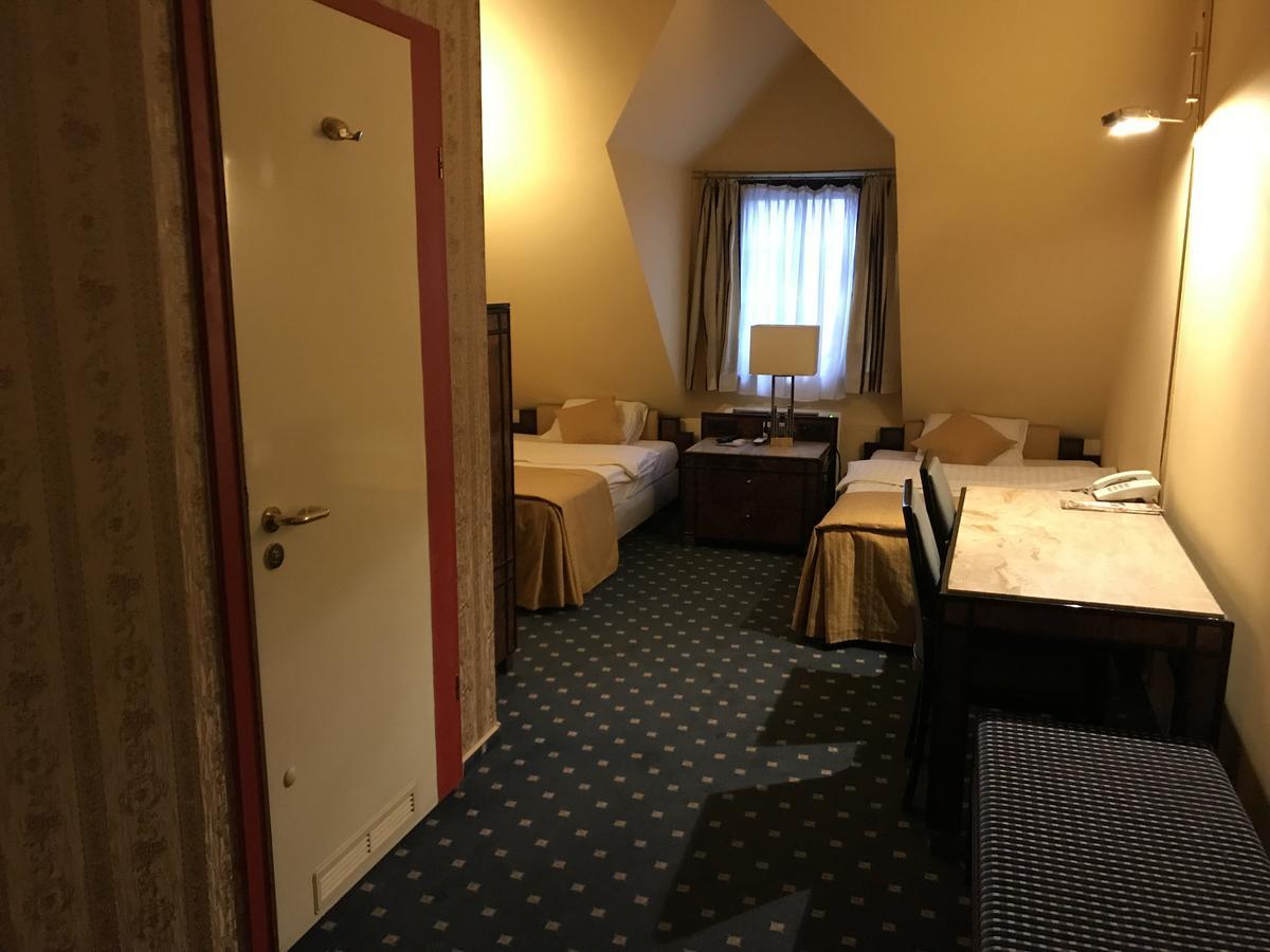 Hotel Podzamcze Tarnów Exterior foto